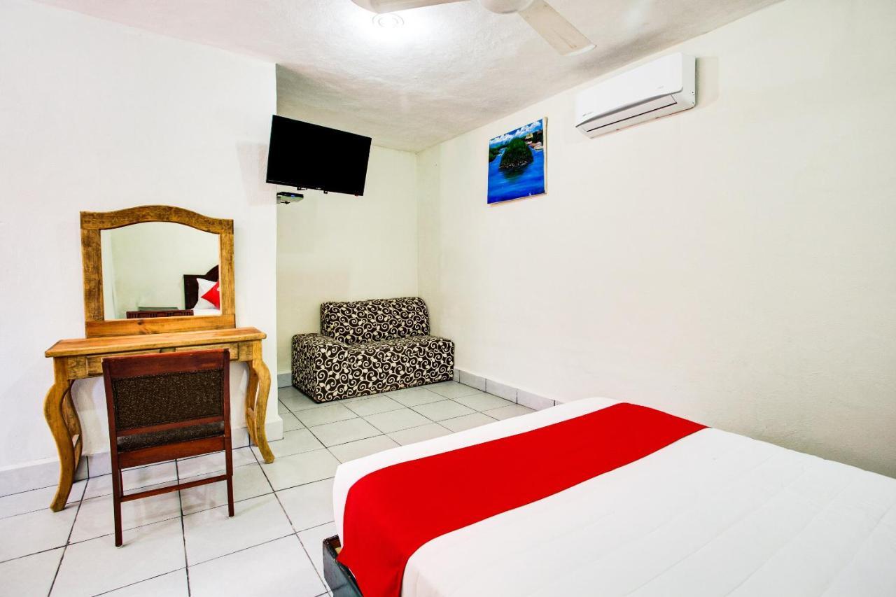 Oyo Hotel Addy Tulum Bagian luar foto