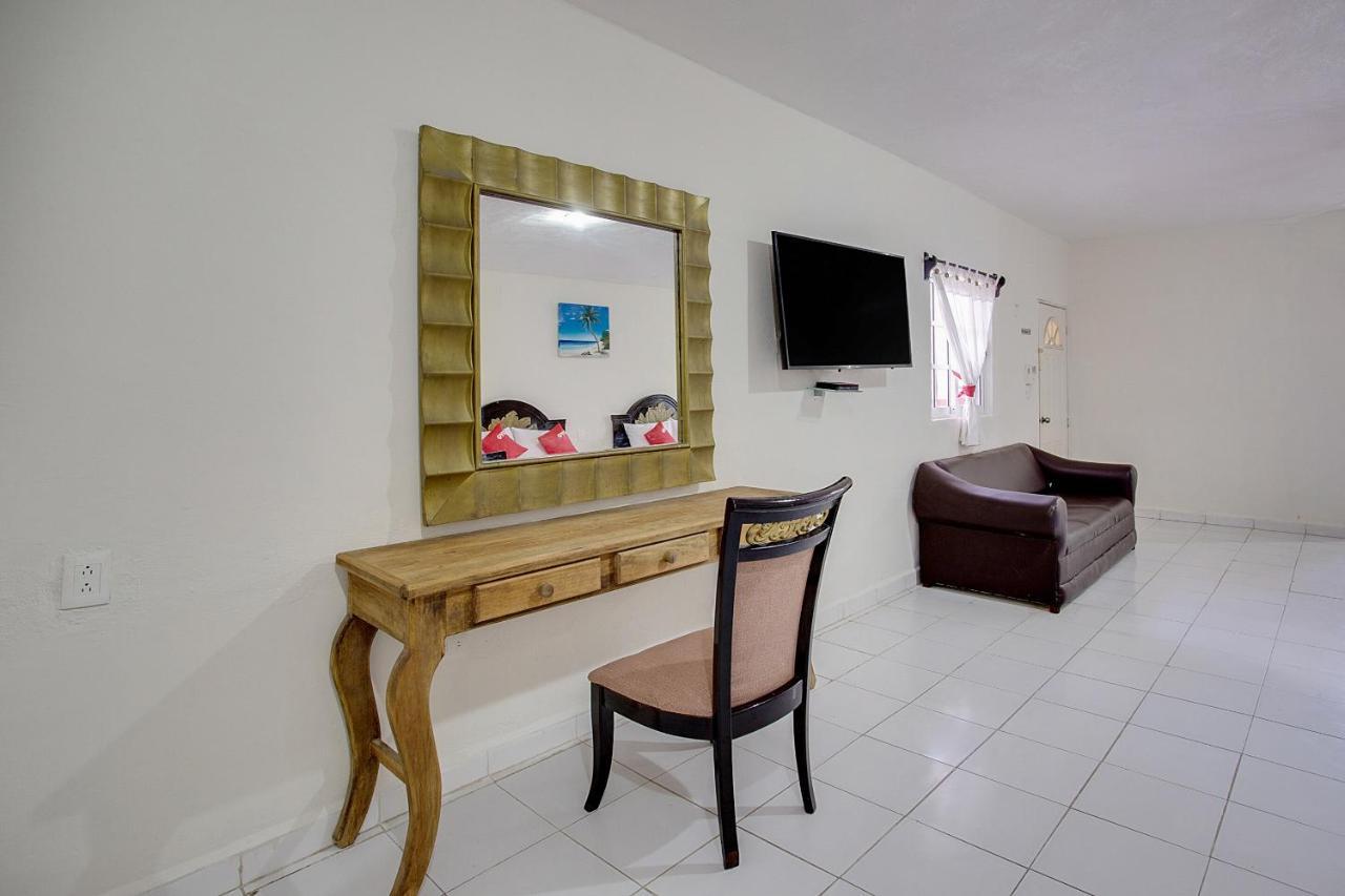 Oyo Hotel Addy Tulum Bagian luar foto
