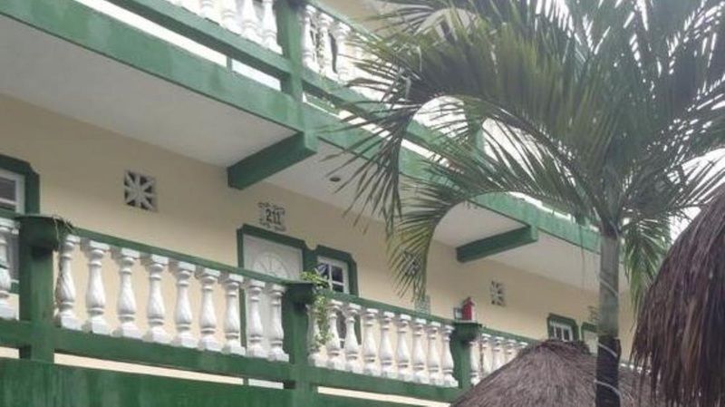 Oyo Hotel Addy Tulum Bagian luar foto