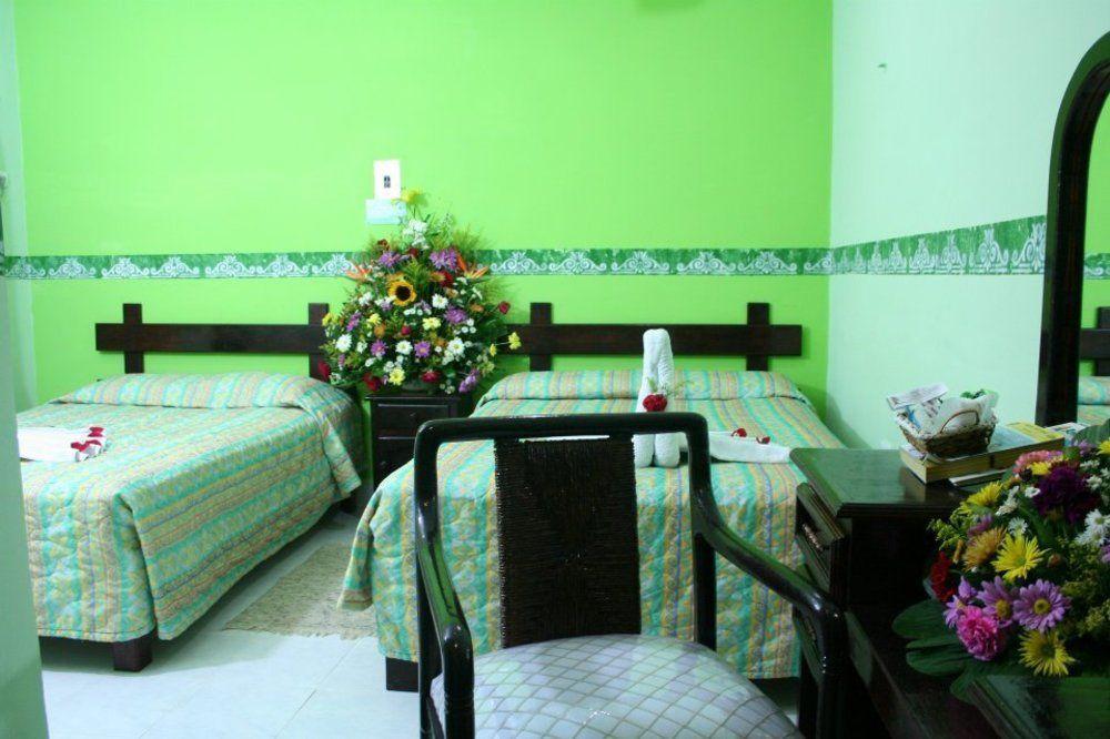 Oyo Hotel Addy Tulum Bagian luar foto