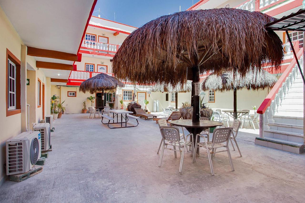 Oyo Hotel Addy Tulum Bagian luar foto