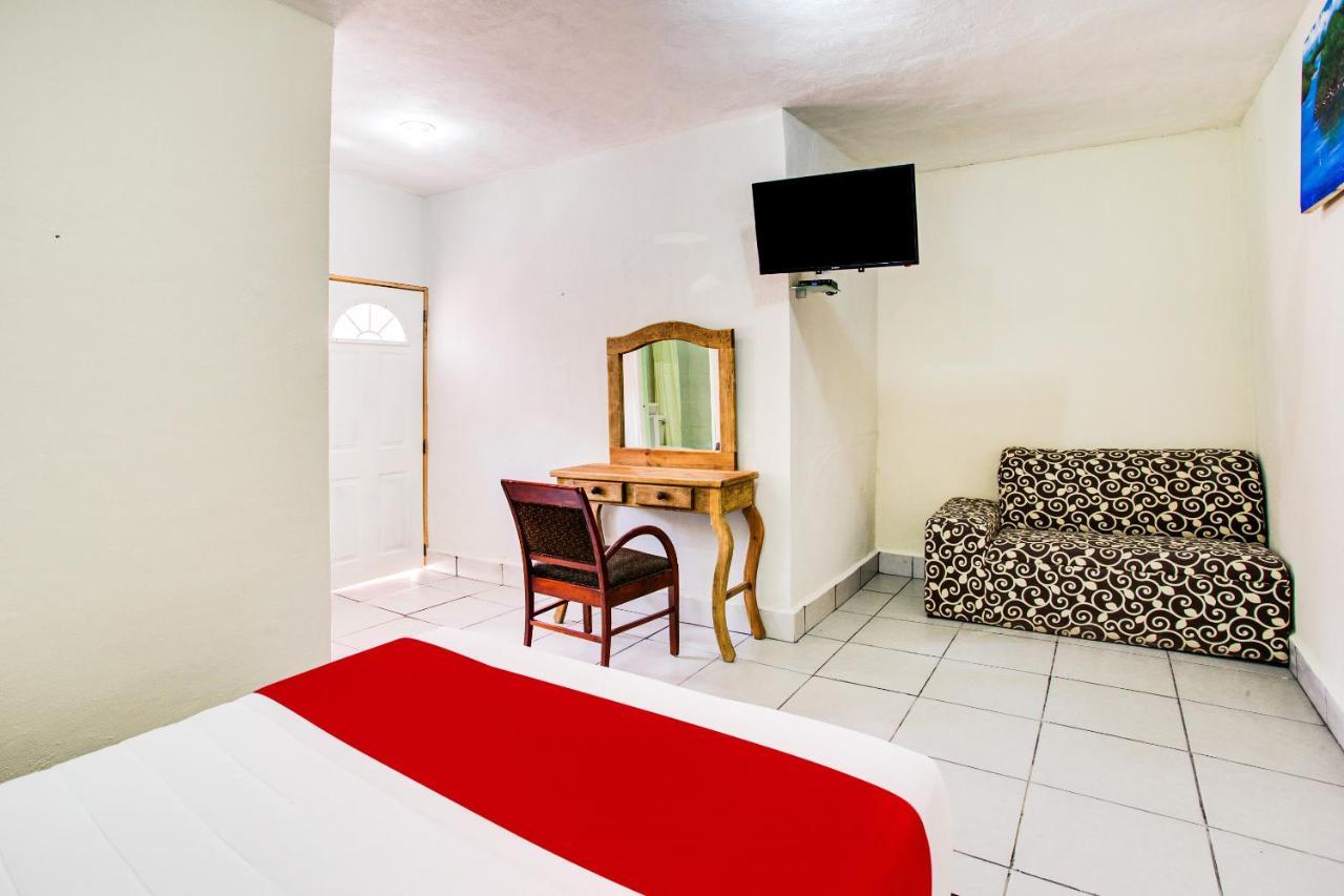Oyo Hotel Addy Tulum Bagian luar foto